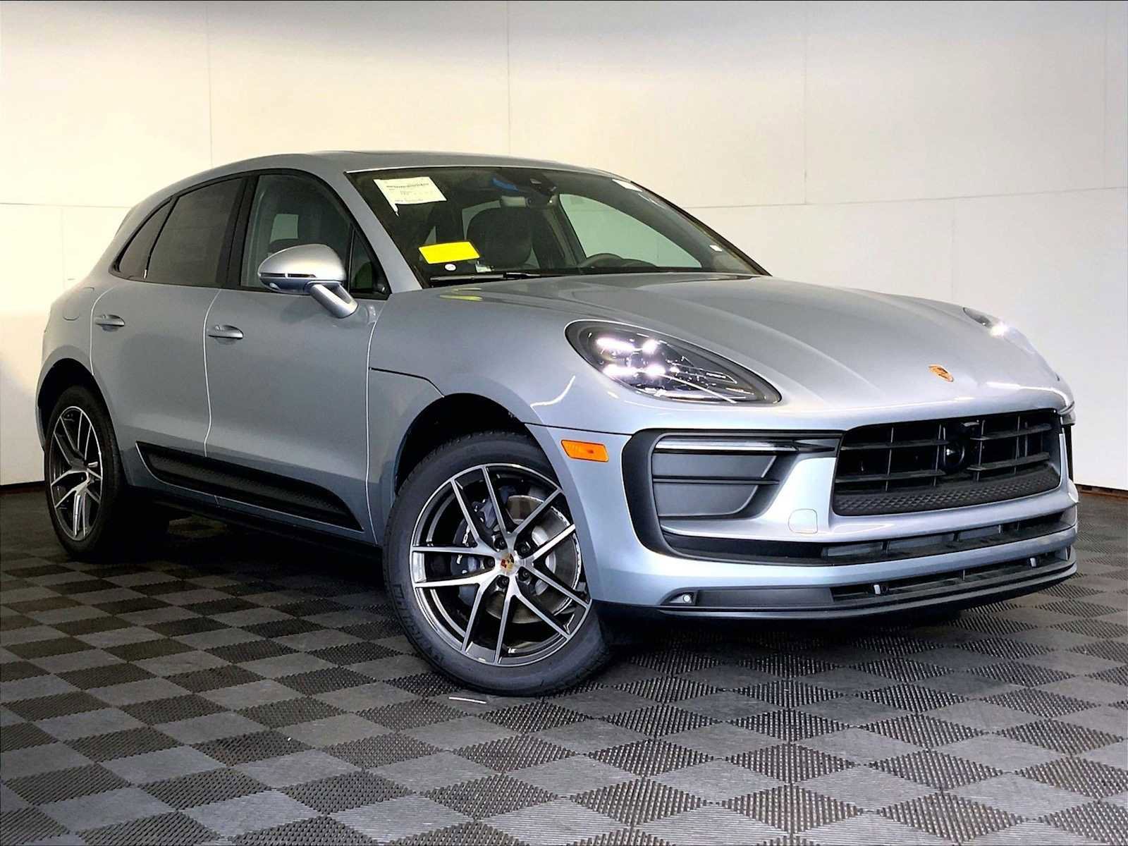 New 2025 Porsche Macan image 9