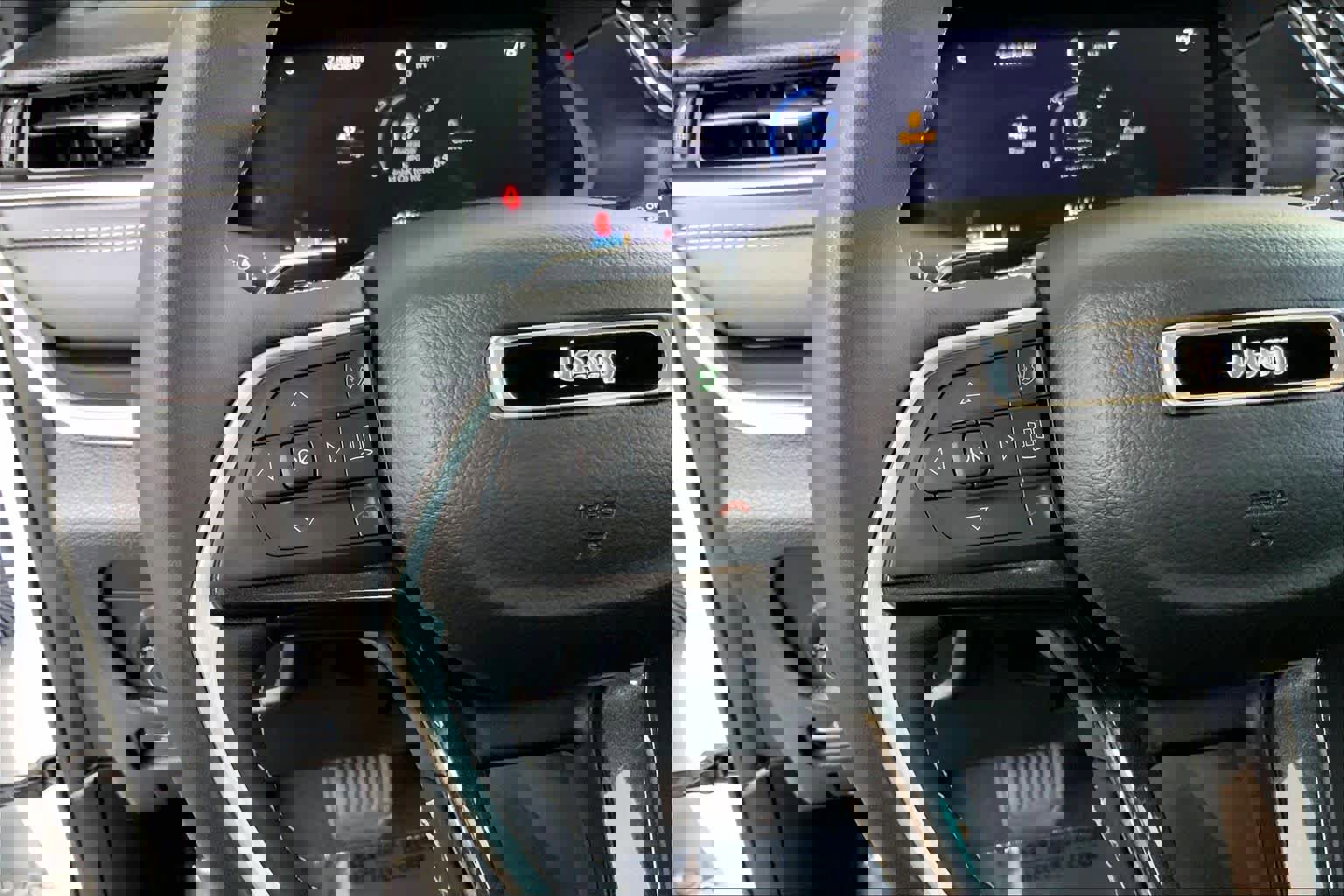 Used 2023 Jeep Grand Cherokee Altitude image 23