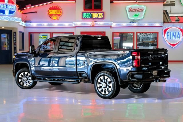 Used 2023 Chevrolet Silverado 2500 Custom w/ Custom Convenience Package image 4