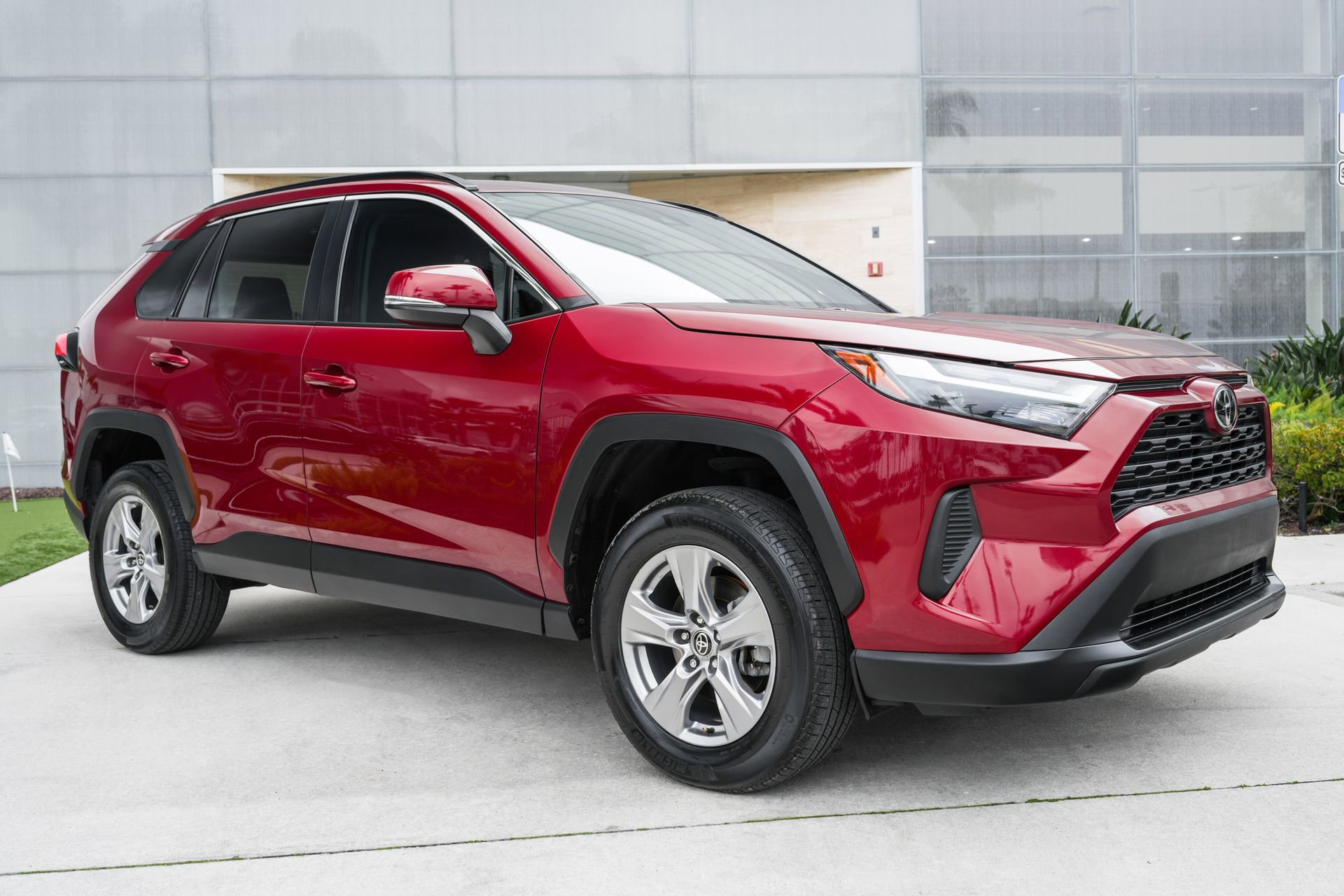 Used 2023 Toyota RAV4 XLE image 3