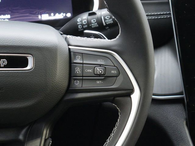 New 2025 Jeep Grand Cherokee Laredo image 17