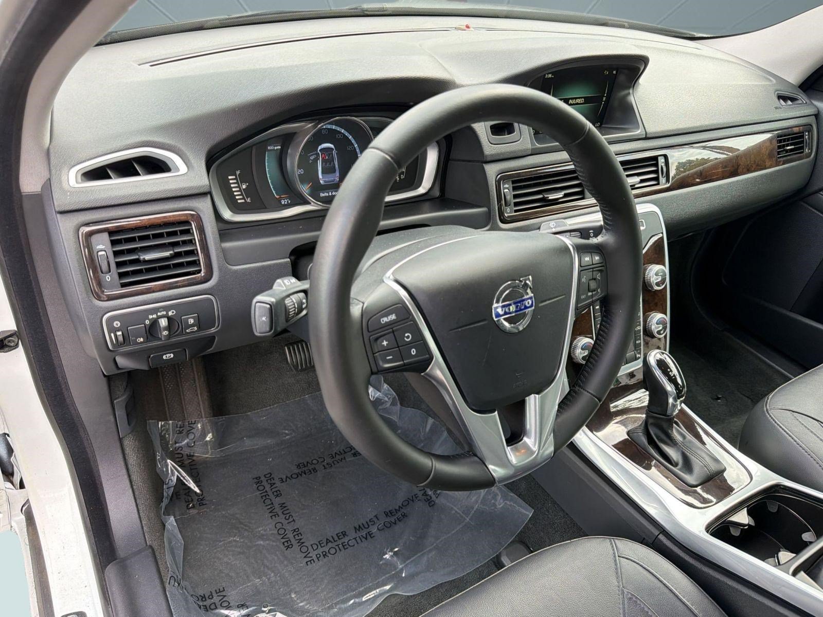 Used 2016 Volvo S80 T5 w/ Convenience Package FWD image 4