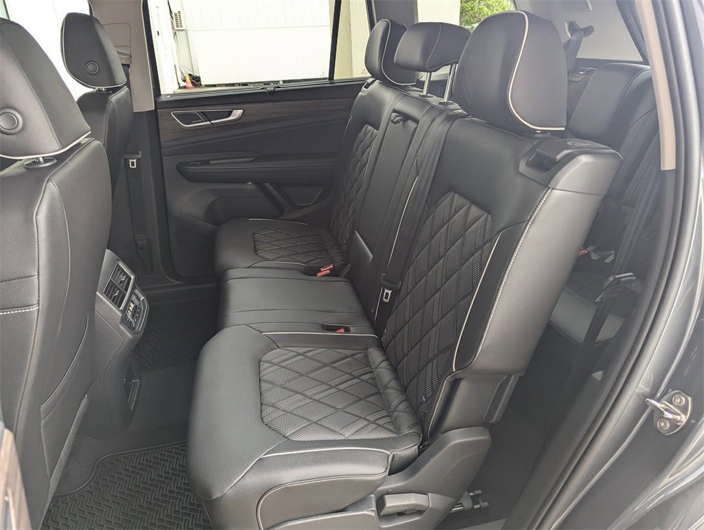 New 2025 Volkswagen Atlas SEL Premium R-Line image 31