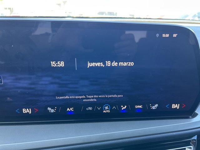 Used 2025 Chevrolet Traverse LT w/ Driver Confidence Package image 14