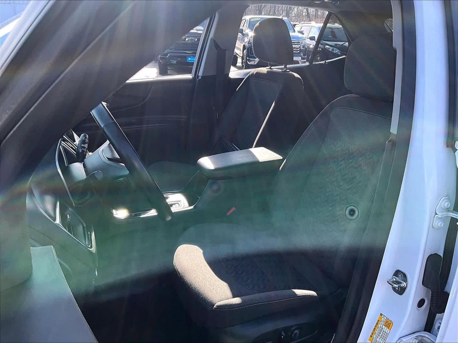 Used 2023 Chevrolet Equinox LT AWD/4WD image 10