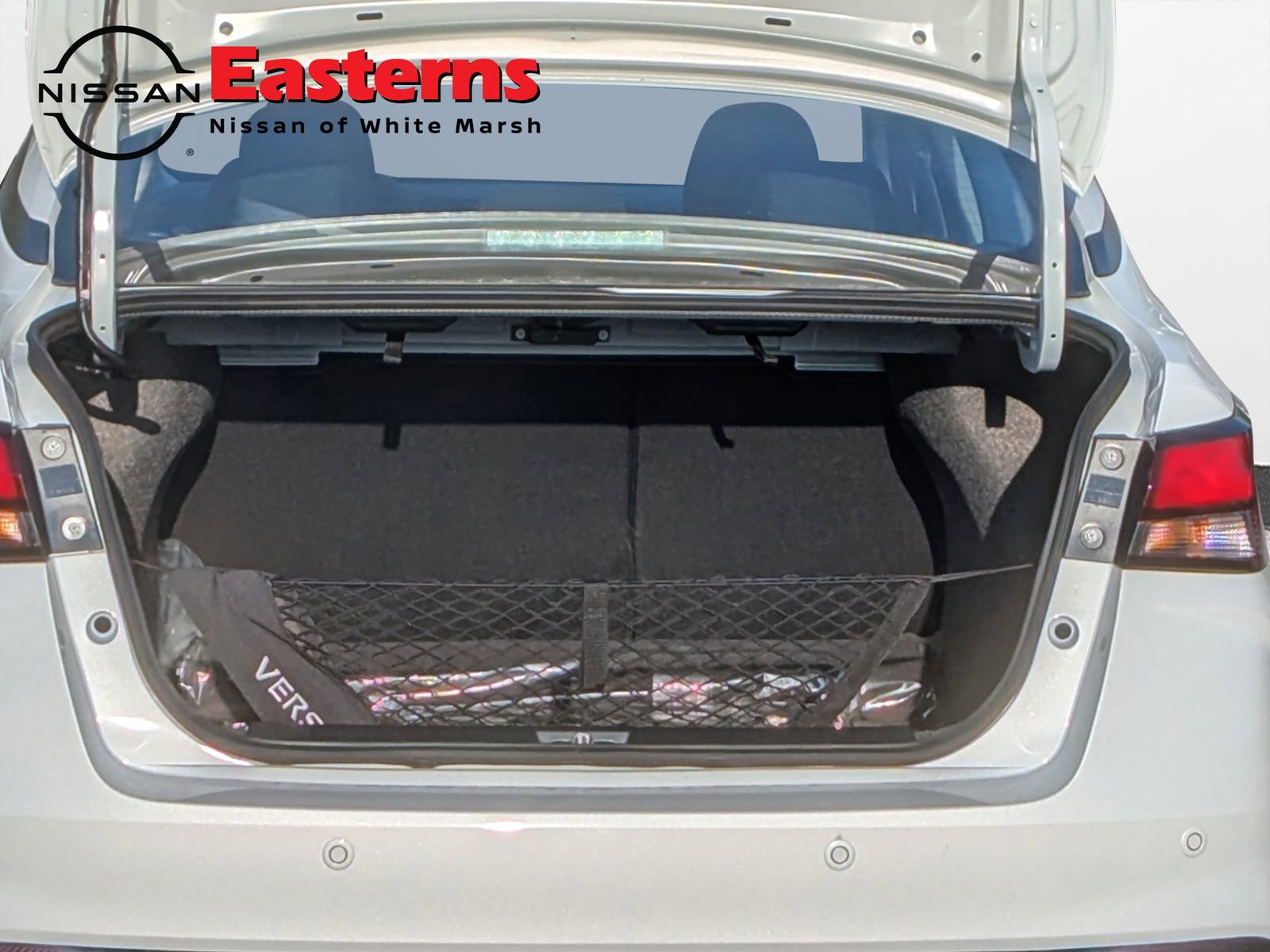 New 2025 Nissan Versa SR w/ Trunk Package image 10