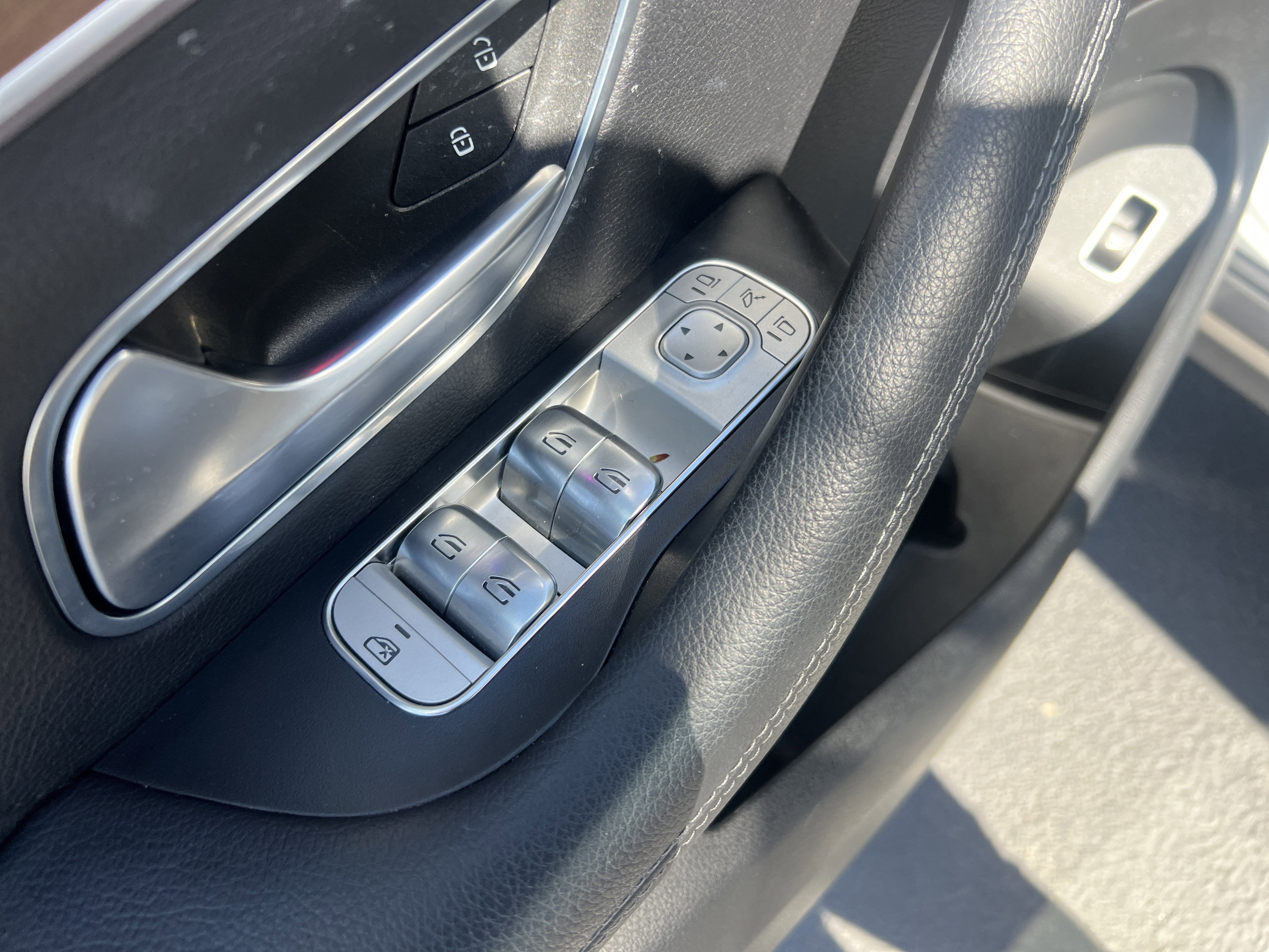 Used 2024 Mercedes-Benz GLE 350 4MATIC image 15