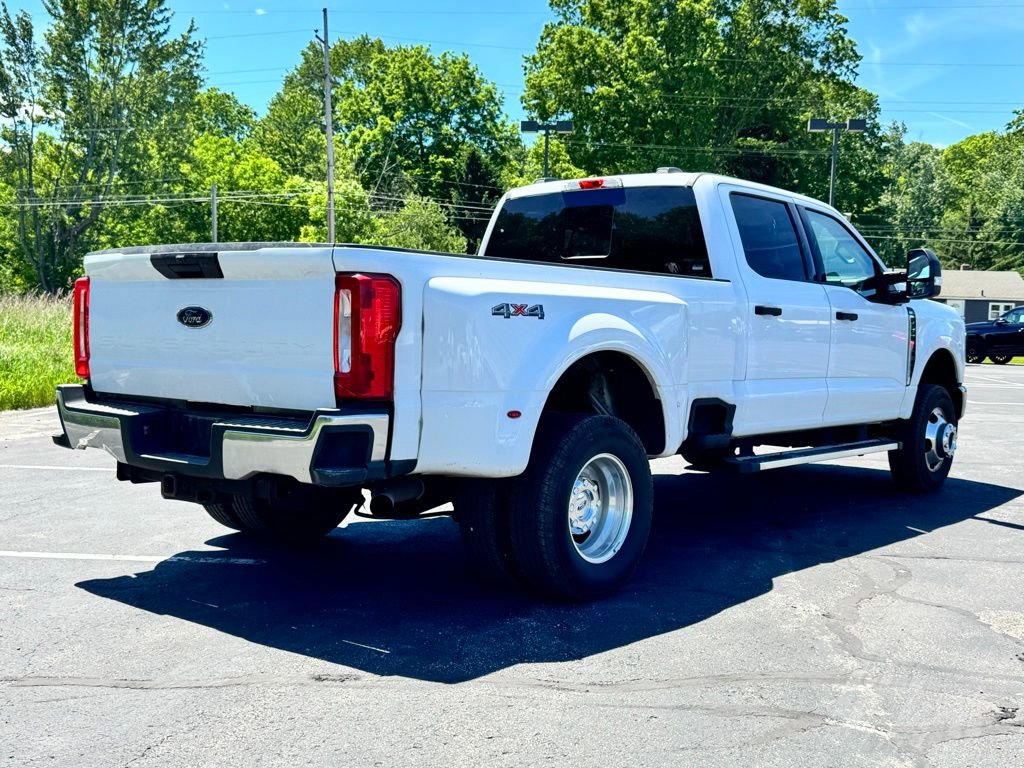 Used 2024 Ford F350 XLT AWD/4WD image 5