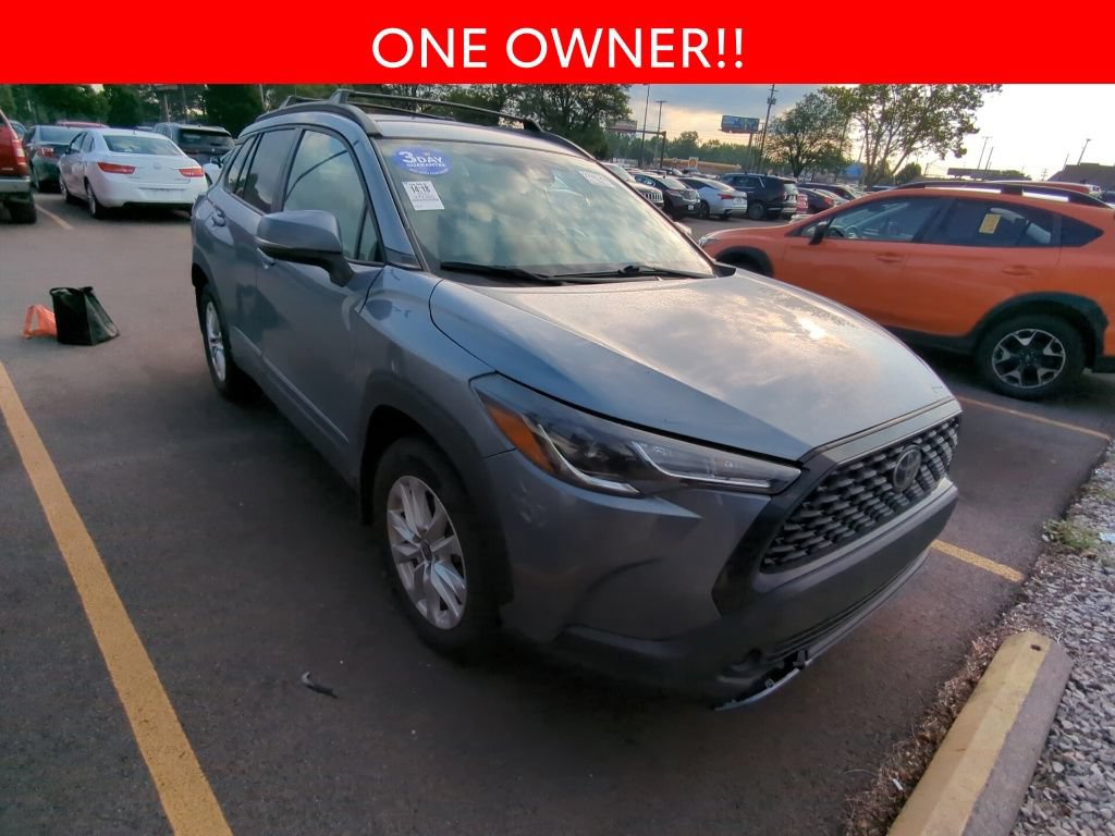 Used 2023 Toyota Corolla Cross LE AWD/4WD image 3