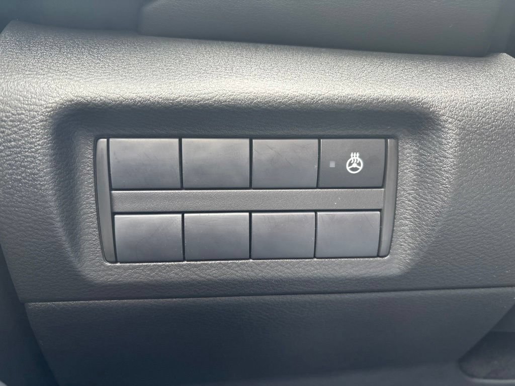 Used 2024 Nissan Kicks SR w/ SR Premium Package FWD image 22