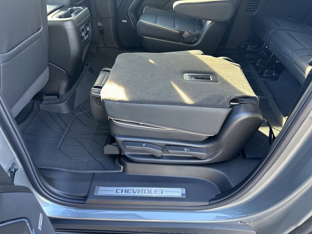 New 2026 Chevrolet Suburban Premier w/ Sun And Tow Package image 32