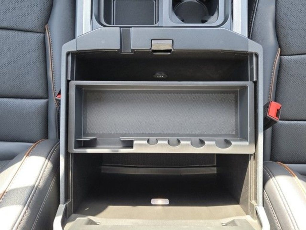 New 2025 Ford F350 Lariat w/ Lariat Ultimate Package image 28