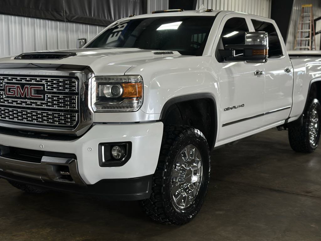 Used 2018 GMC Sierra 2500 Denali w/ Duramax Plus Package image 30