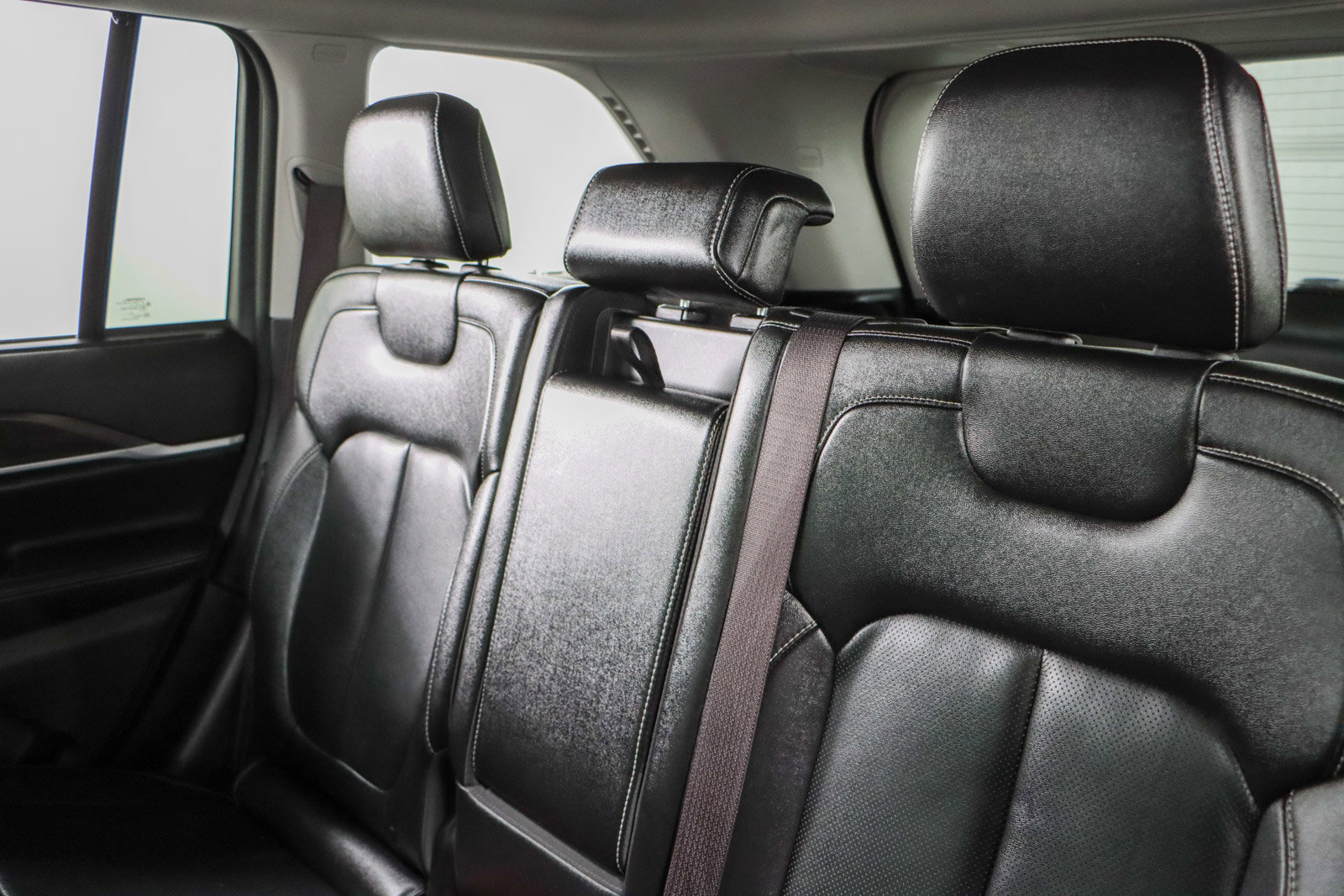 Used 2023 Jeep Grand Cherokee Limited w/ Luxury Tech Group II image 25