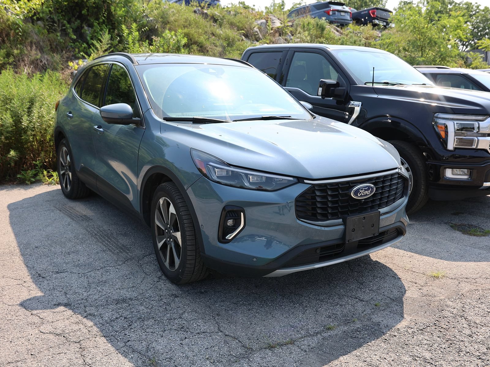 Certified 2023 Ford Escape Platinum w/ Premium Technology Package AWD/4WD image 1