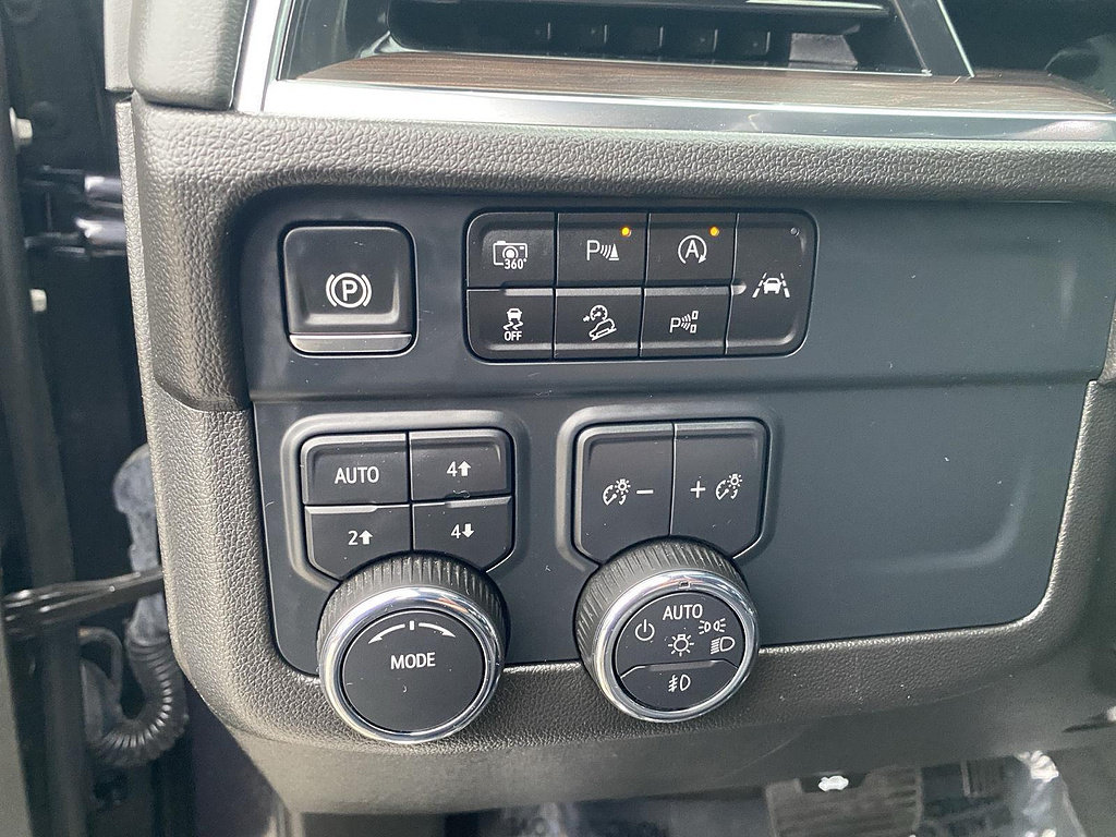 Certified 2025 Chevrolet Tahoe Z71 AWD/4WD image 25