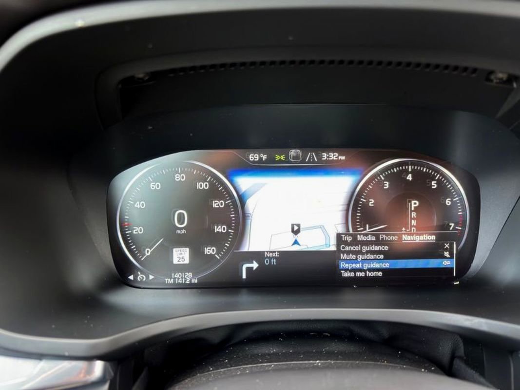 Used 2020 Volvo V60 T5 Cross Country w/ Protection Package Premier image 16