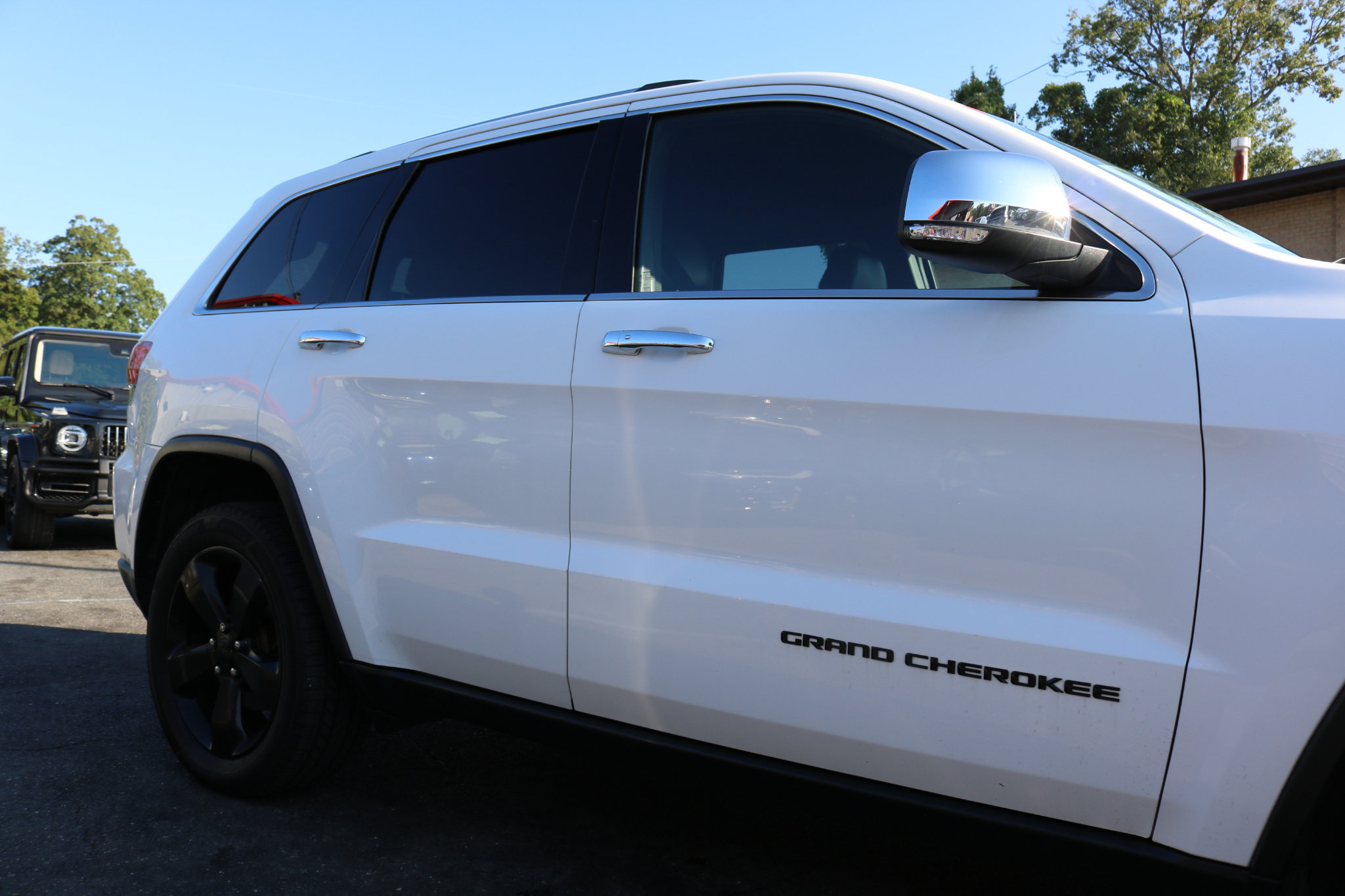 Used 2014 Jeep Grand Cherokee Limited image 9