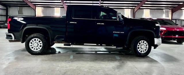 Used 2024 Chevrolet Silverado 2500 LTZ image 2