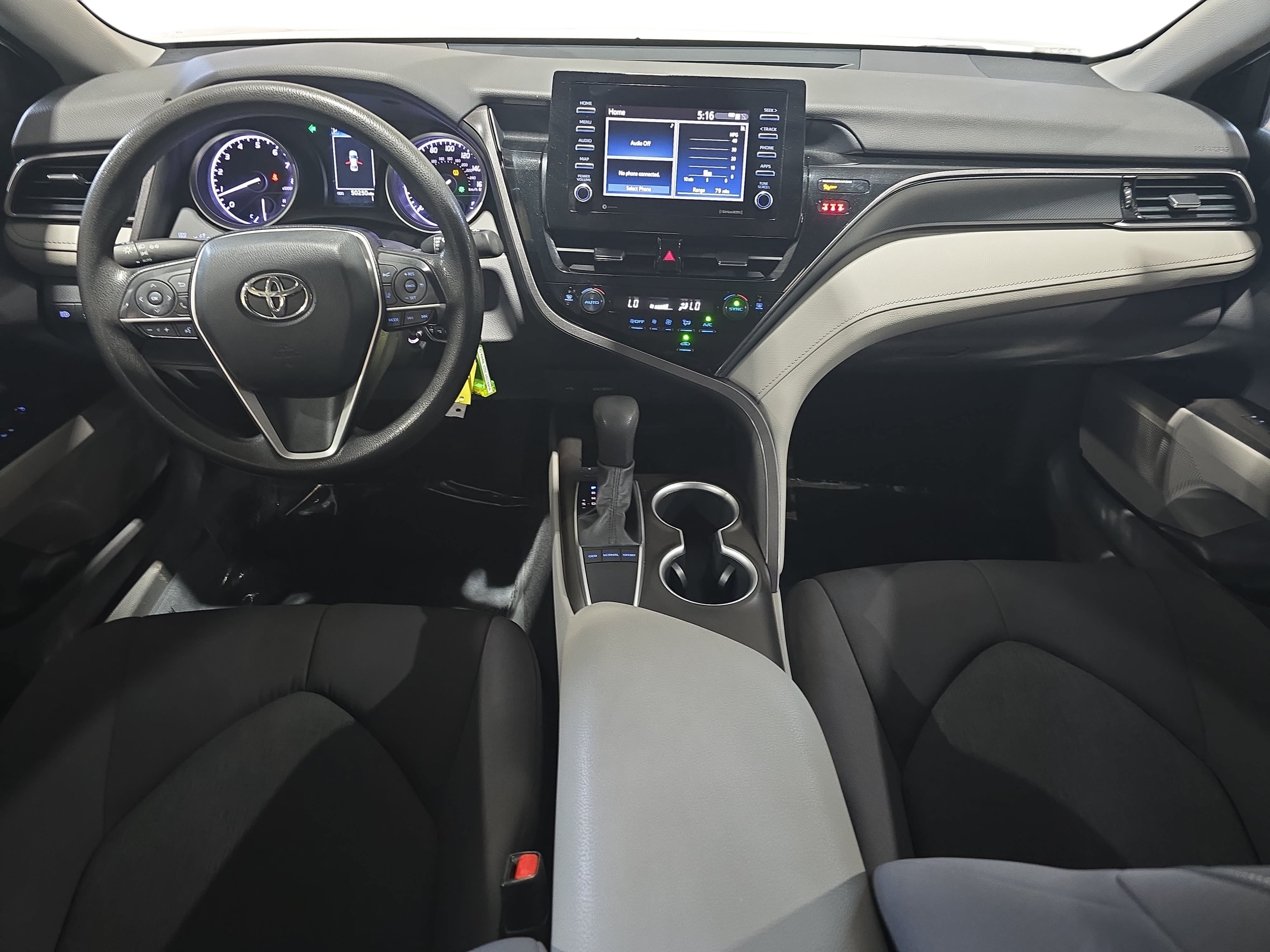 Used 2022 Toyota Camry LE FWD image 9