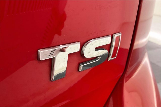 Used 2017 Volkswagen Golf SE image 7