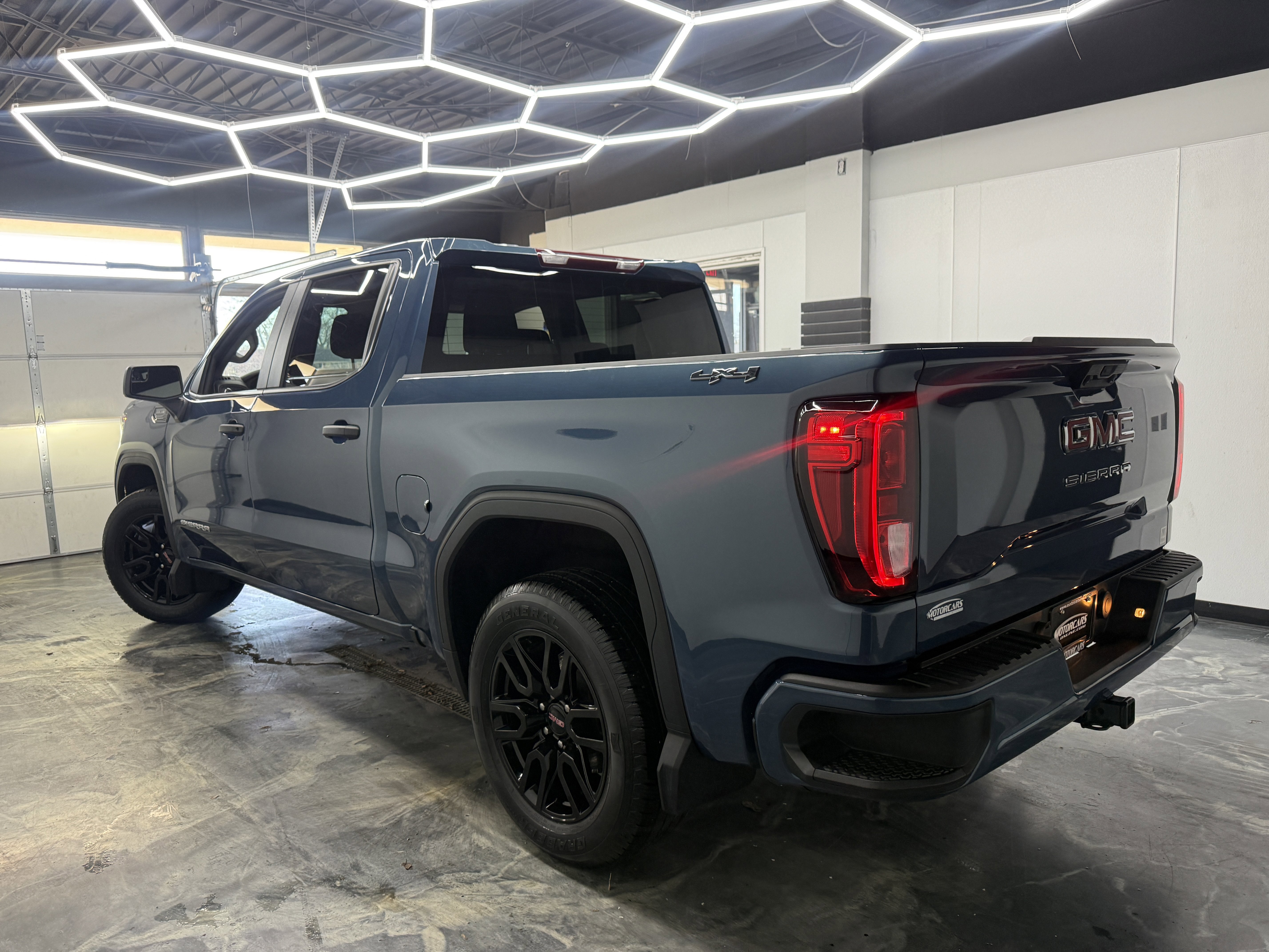 Used 2024 GMC Sierra 1500 Pro w/ Graphite Edition AWD/4WD image 3
