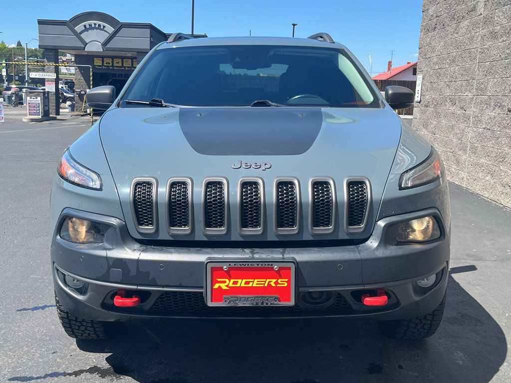 Used 2015 Jeep Cherokee Trailhawk w/ Comfort/Convenience Group AWD/4WD image 2