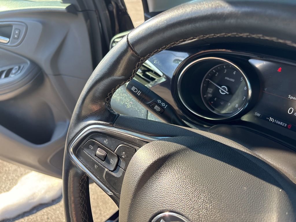 Used 2021 Buick Encore GX Preferred w/ Cold Weather Comfort Package FWD image 31