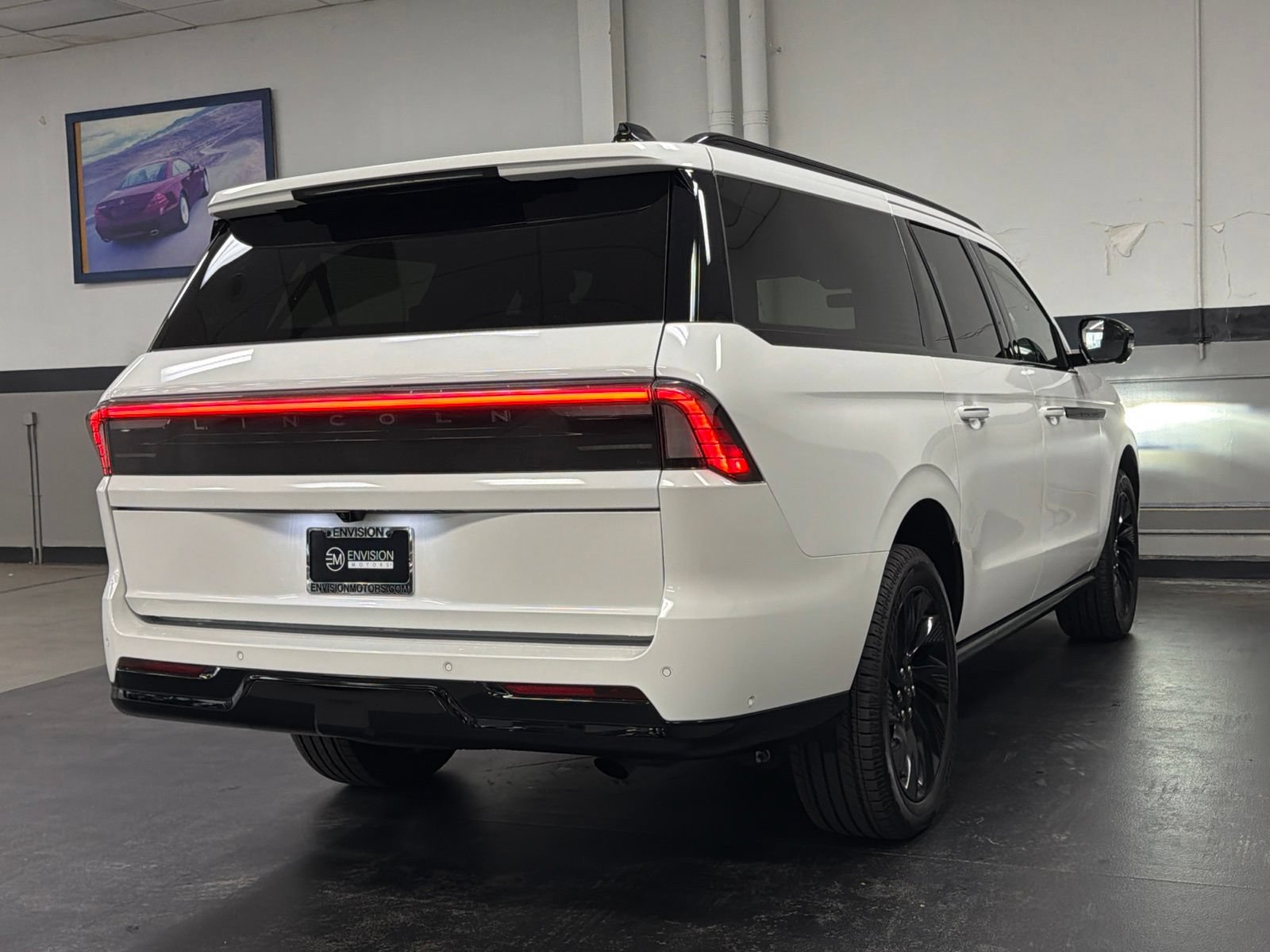 Used 2025 Lincoln Navigator L Reserve w/ Jet Appearance Package AWD/4WD image 11