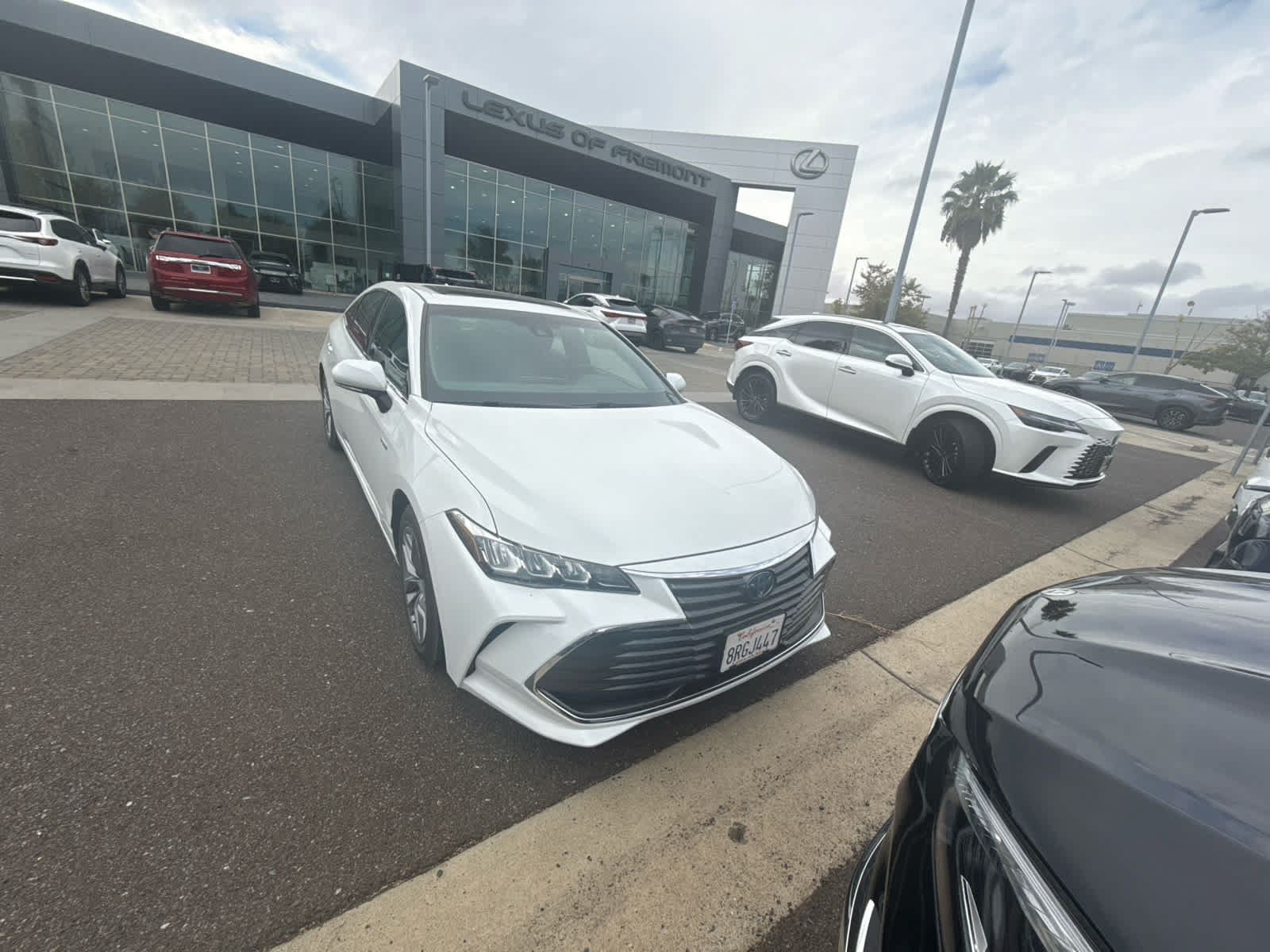 Used 2020 Toyota Avalon XLE w/ Moonroof Package FWD image 8