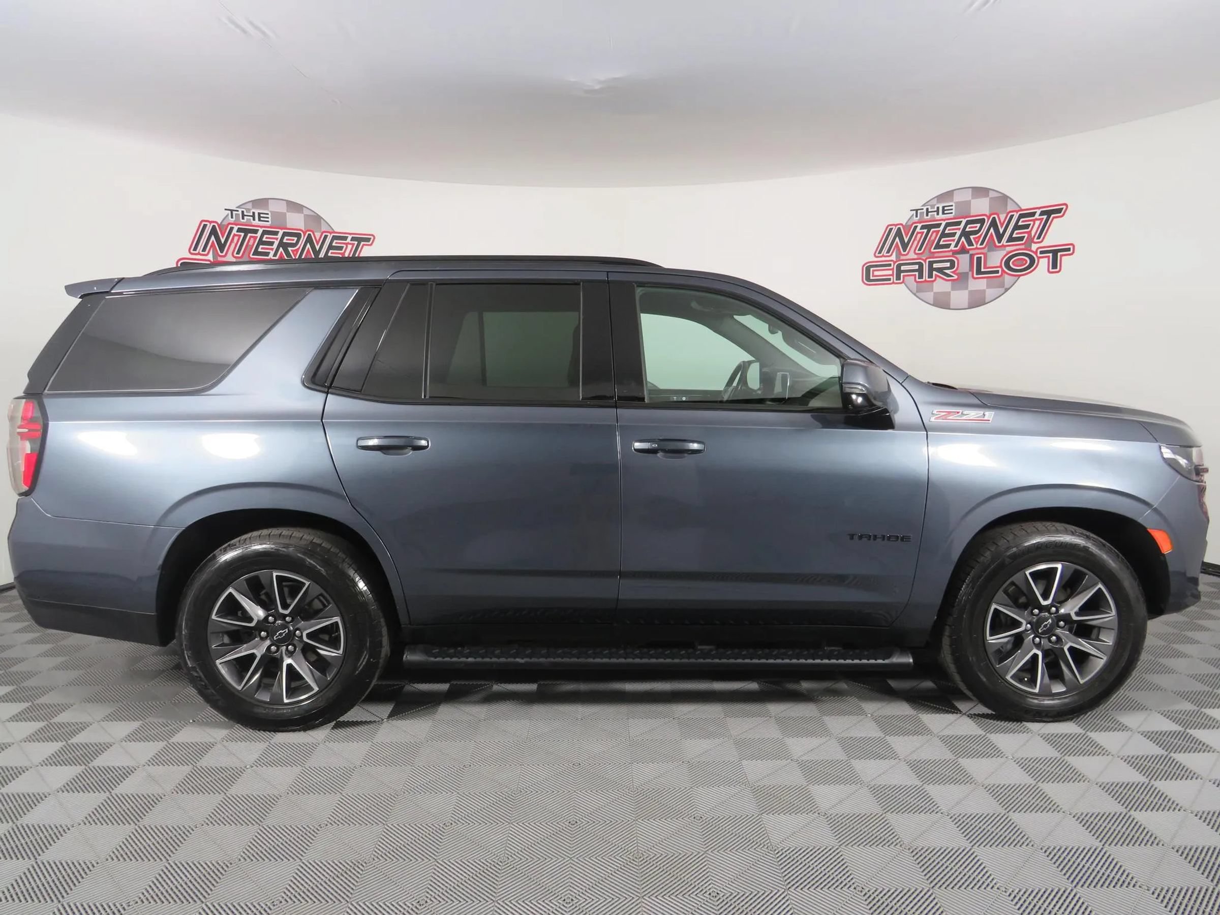 Used 2021 Chevrolet Tahoe Z71 w/ Z71 Off-Road Package AWD/4WD image 8