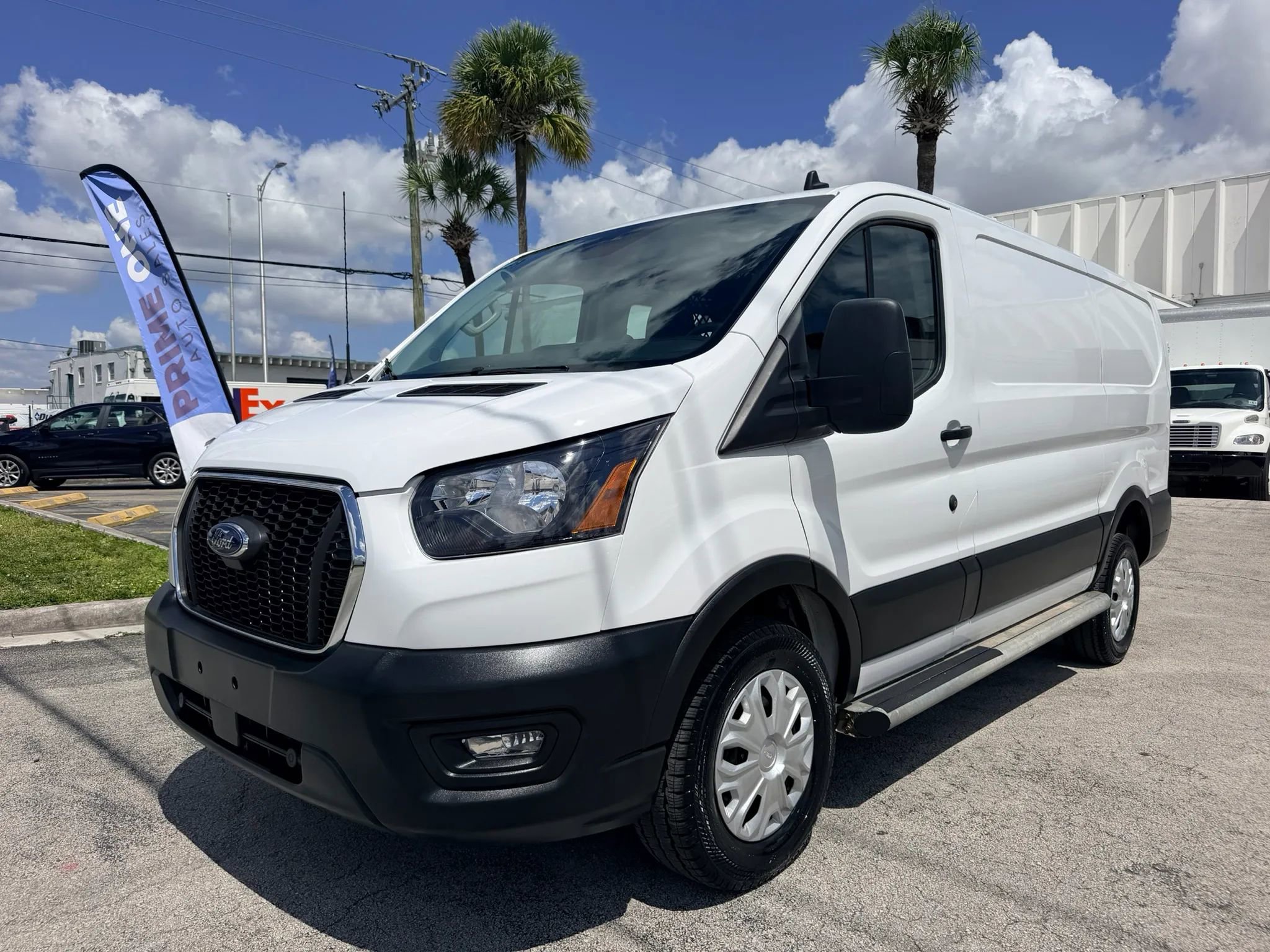 Used 2024 Ford Transit 250 Low Roof w/ Exterior Upgrade Package RWD image 2