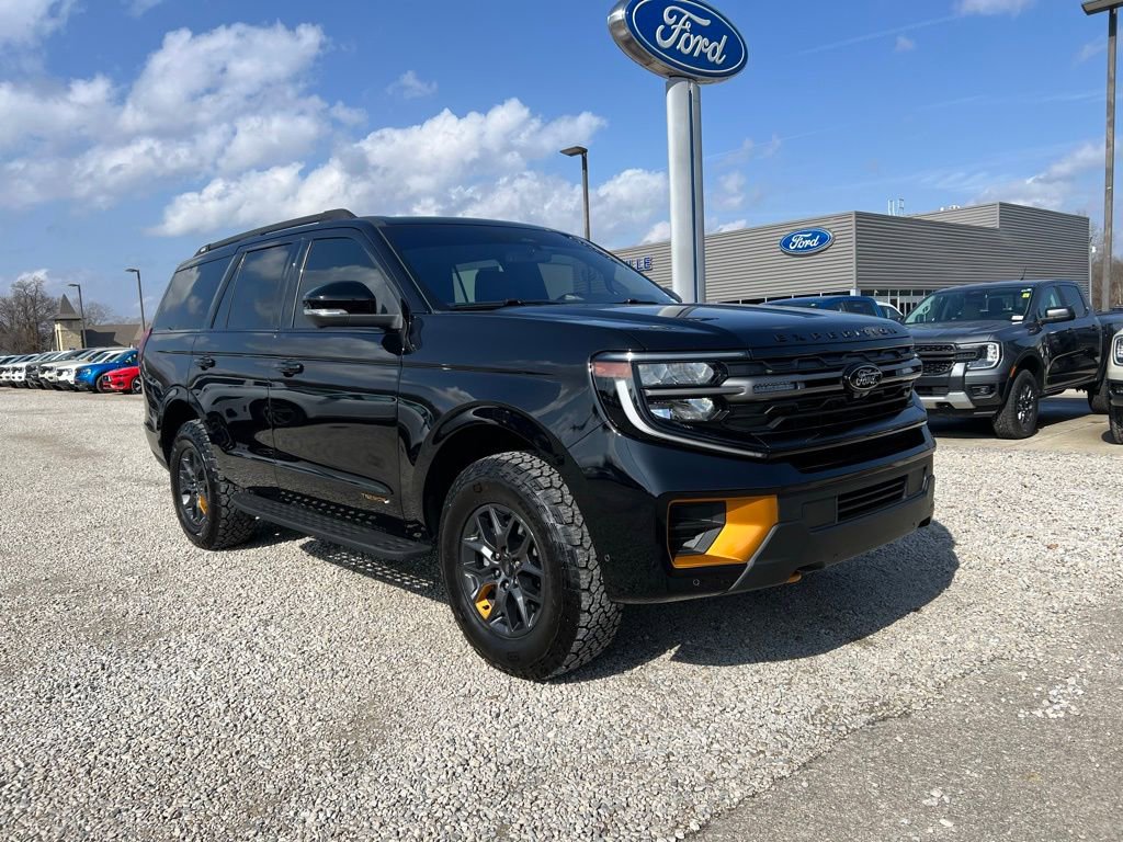 Used 2025 Ford Expedition Tremor image 2