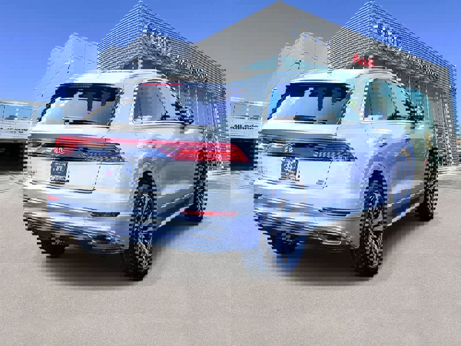 Used 2019 Audi Q8 Premium Plus image 4