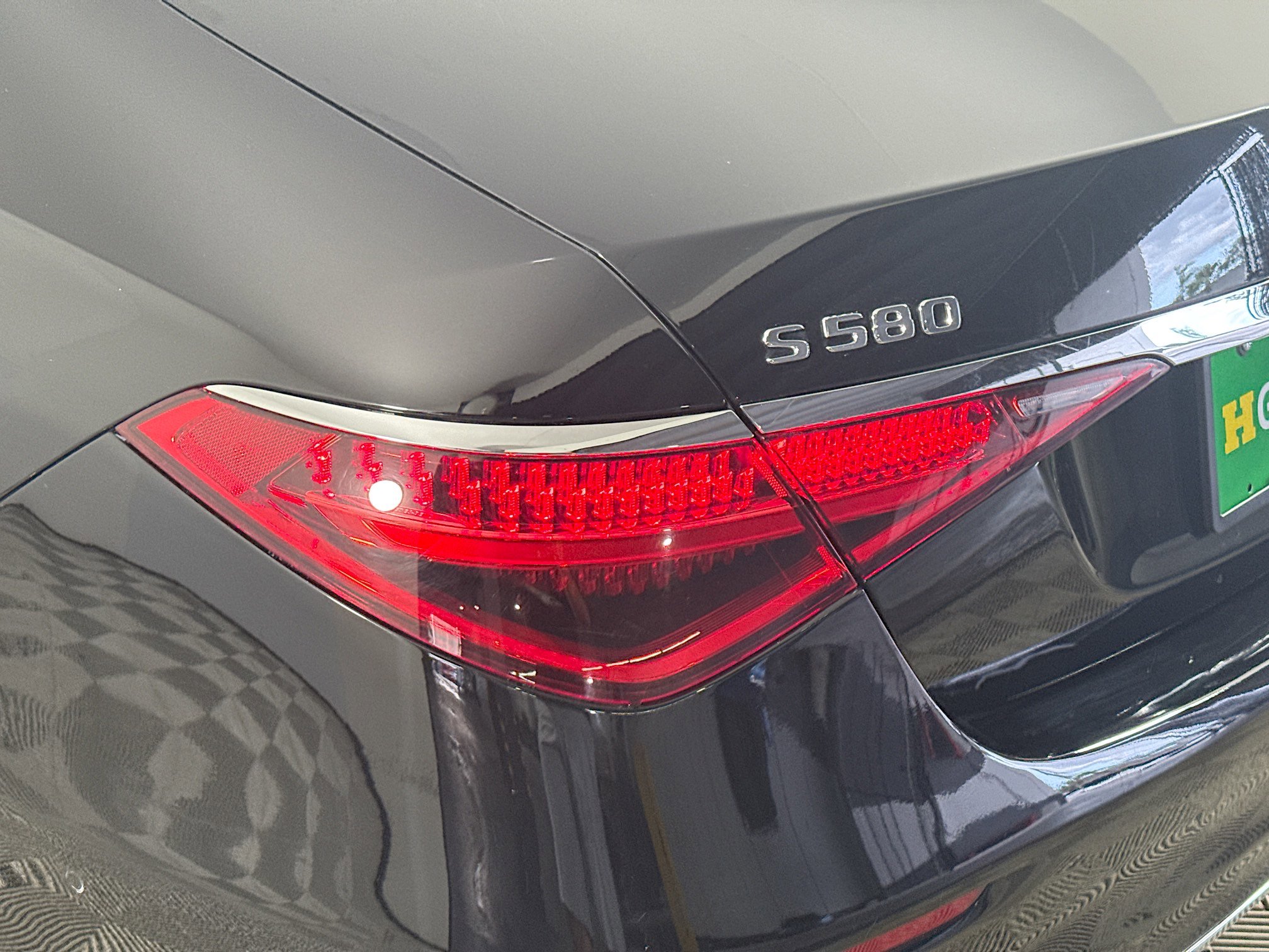 Used 2023 Mercedes-Benz S 500 4MATIC image 36