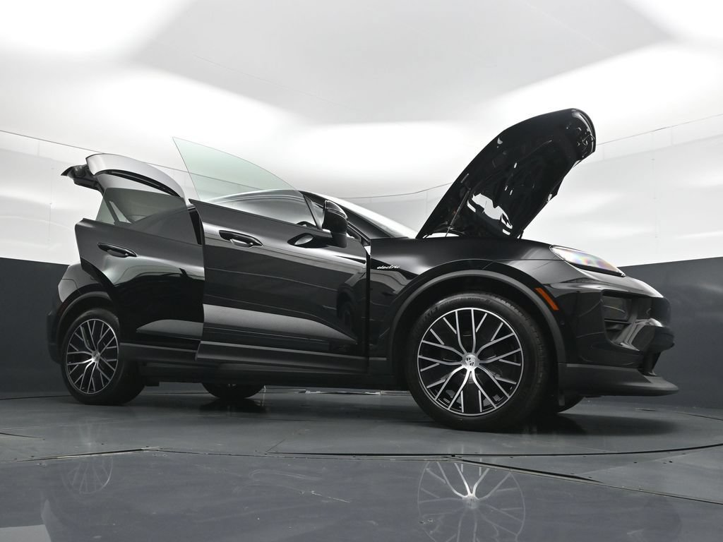 New 2026 Porsche Macan 4 Electric AWD/4WD image 34