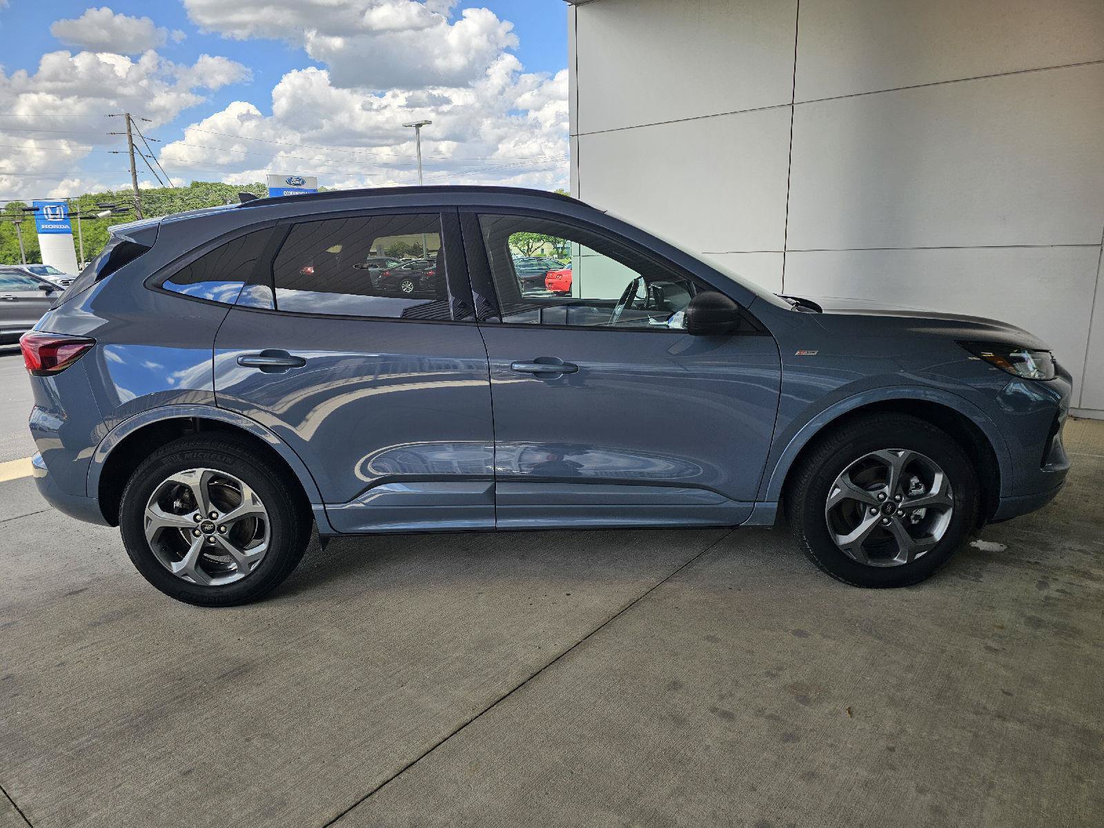 Used 2024 Ford Escape ST-Line w/ Tech Pack #1 AWD/4WD image 6
