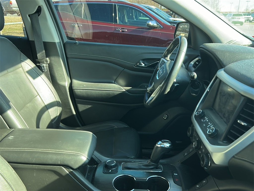 Used 2019 GMC Acadia SLT w/ Black Edition image 9