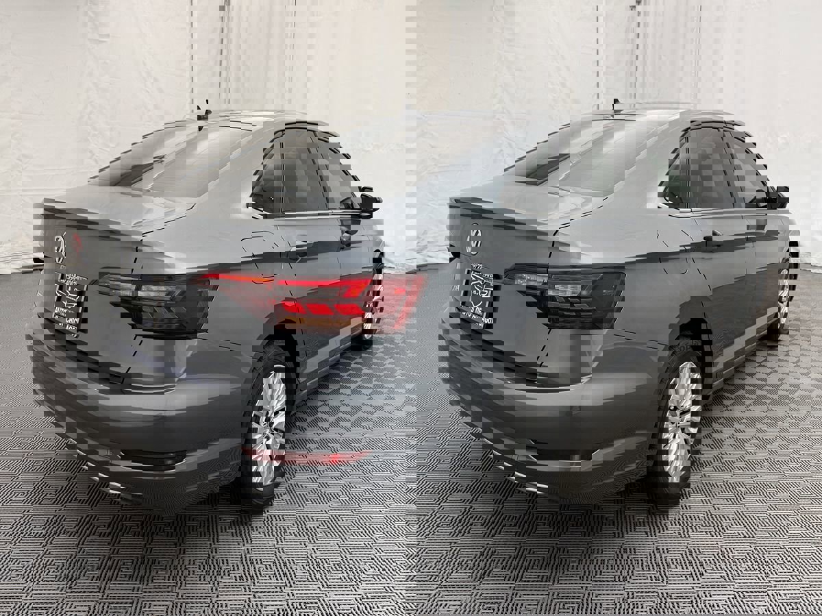 Used 2019 Volkswagen Jetta S image 4