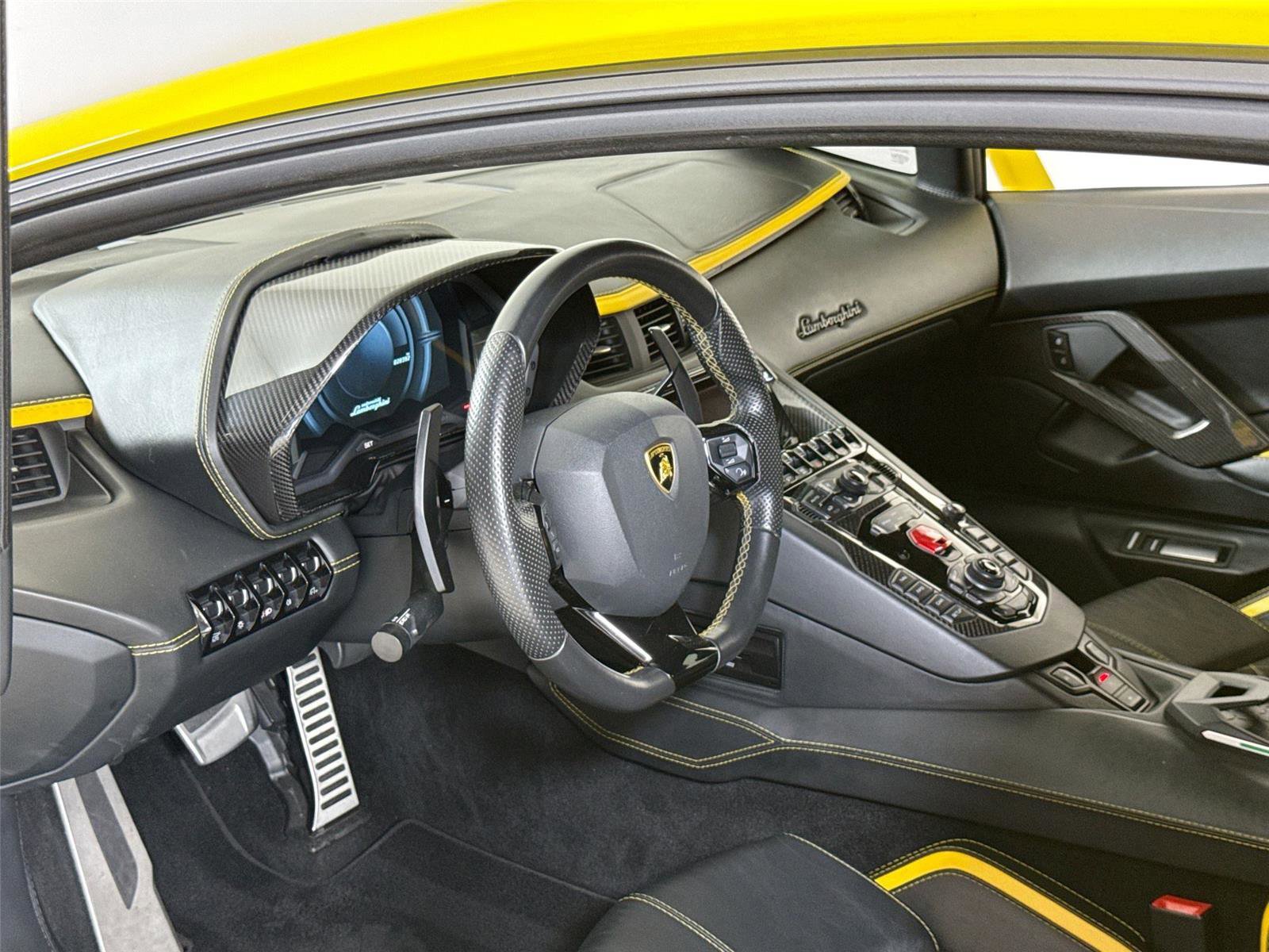 Used 2018 Lamborghini Aventador S AWD/4WD image 13