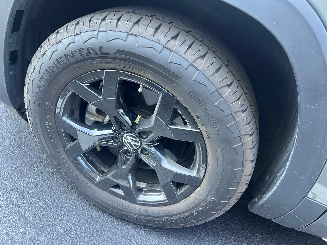 Used 2024 Volkswagen Atlas Peak Edition SE AWD/4WD image 9