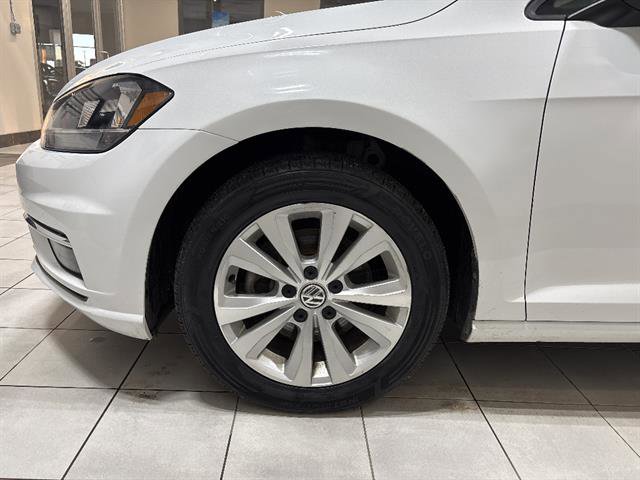 Used 2019 Volkswagen Golf SE image 7