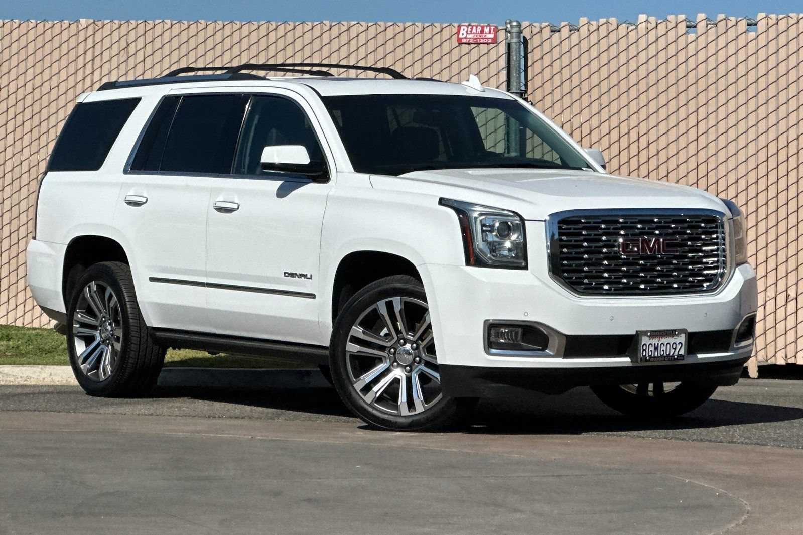 Used 2018 GMC Yukon Denali w/ Denali Ultimate Package AWD/4WD image 2