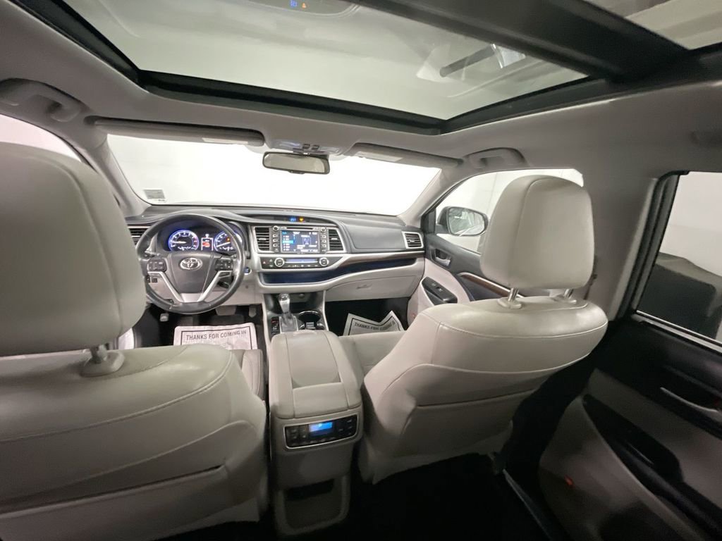 Used 2014 Toyota Highlander Limited Platinum image 20
