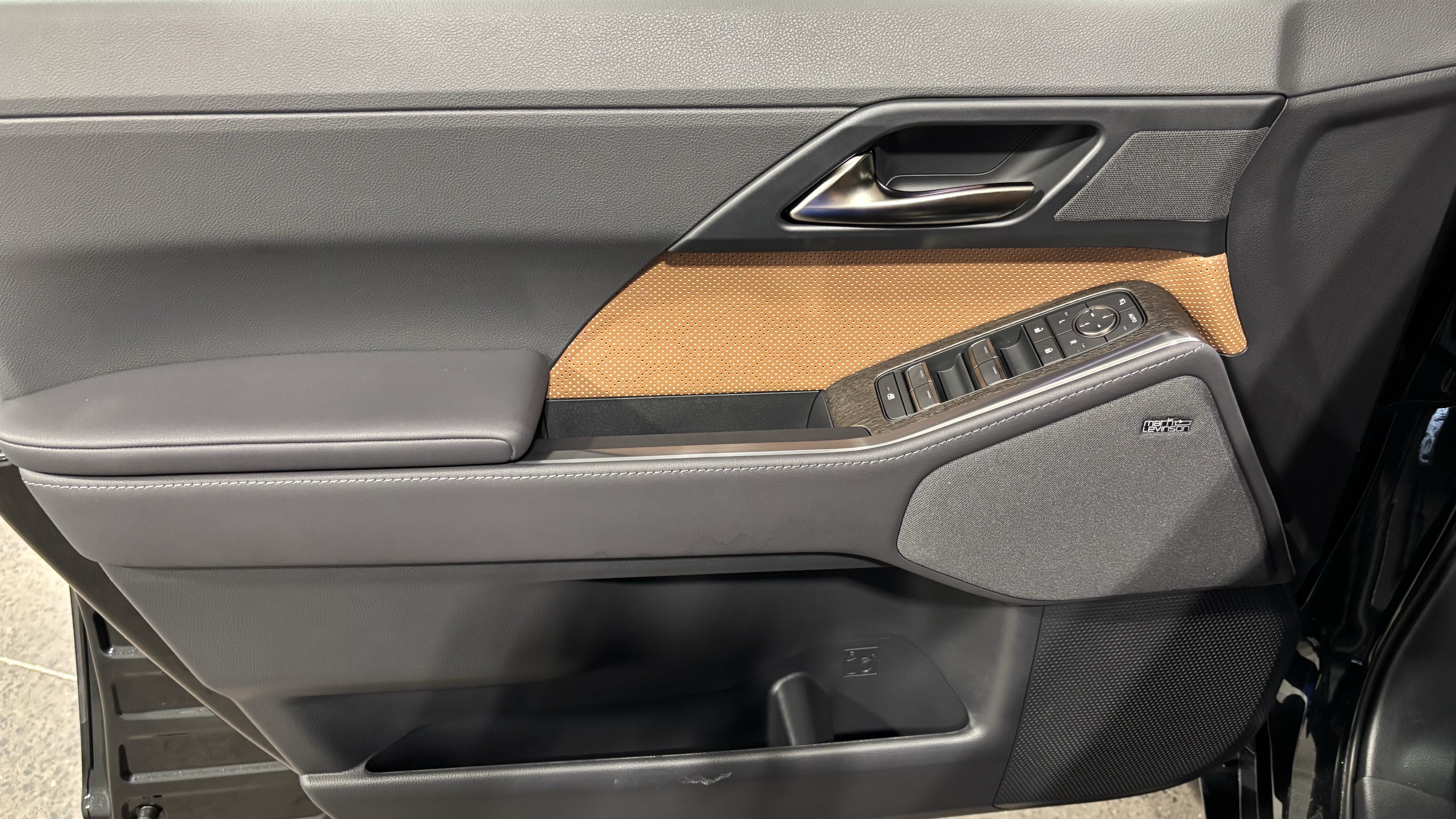 New 2026 Lexus GX 550 w/ Accessory Package (2T) AWD/4WD image 9