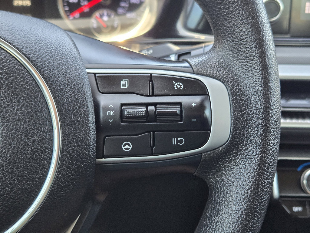 Used 2023 Kia K5 LXS image 28