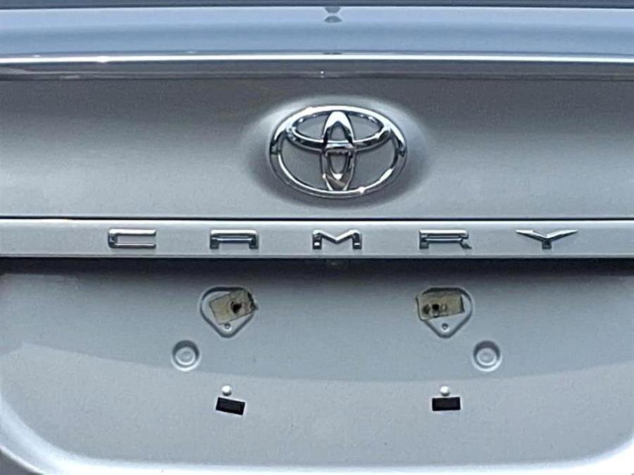 Used 2021 Toyota Camry XSE image 9