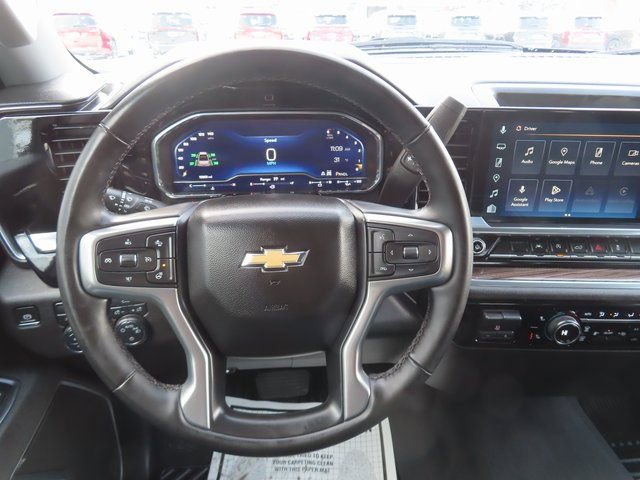 Used 2025 Chevrolet Silverado 1500 LT AWD/4WD image 4