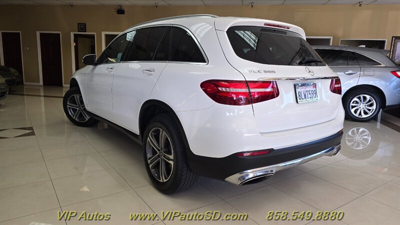 Used 2019 Mercedes-Benz GLC 300 4MATIC image 3