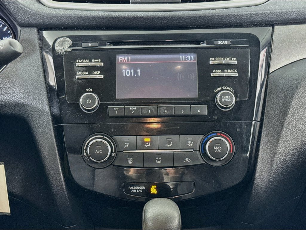 Used 2016 Nissan Rogue S AWD/4WD image 12